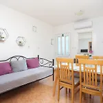 公寓 Family Friendly Seaside Sevid, Trogir - 4286 玛里纳