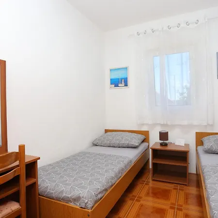 Family Friendly Seaside Sevid, Trogir - 4286 Apartman