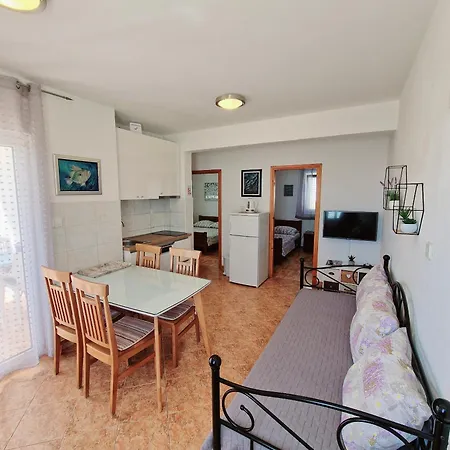 Apartman Family Friendly Seaside Sevid, Trogir - 4286