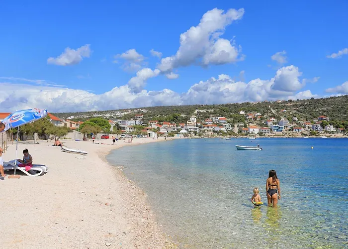 Family Friendly Seaside Sevid, Trogir - 4286 Apartament