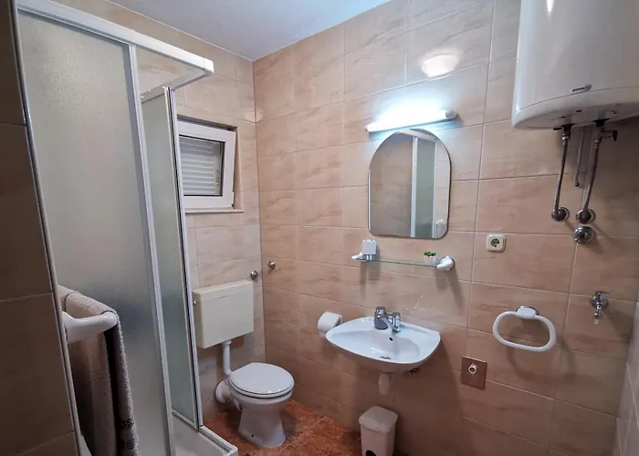 Family Friendly Seaside Sevid, Trogir - 4286 Apartament