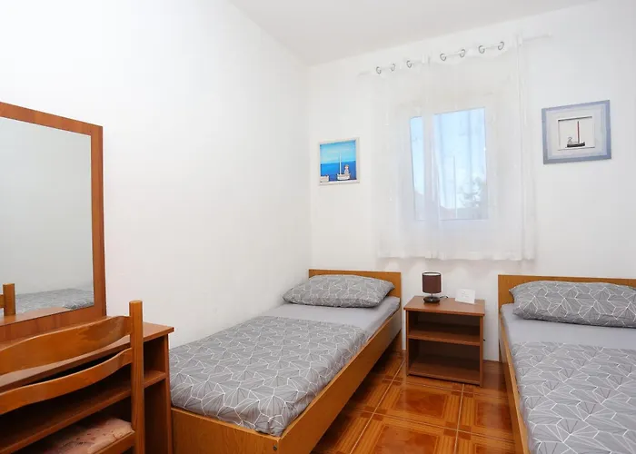 Family Friendly Seaside Sevid, Trogir - 4286 Apartament