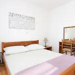 Family Friendly Seaside Sevid, Trogir - 4286 Lejlighed *
