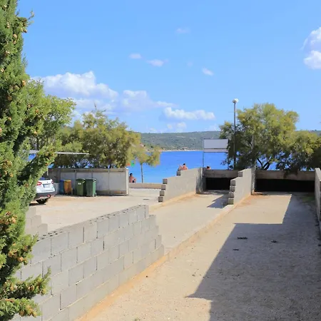 Family Friendly Seaside Sevid, Trogir - 4286 아파트