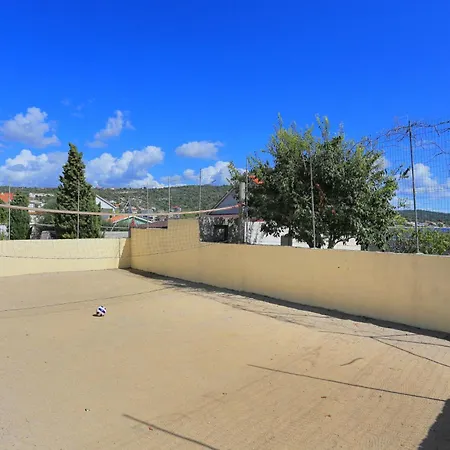 Family Friendly Seaside Sevid, Trogir - 4286 아파트 *