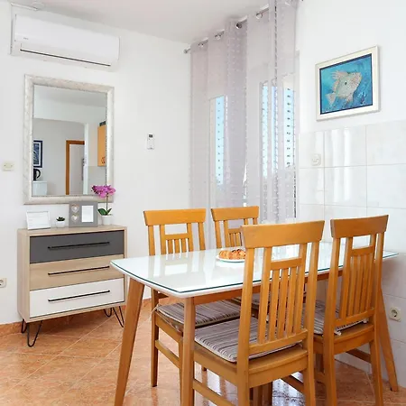 아파트 Family Friendly Seaside Sevid, Trogir - 4286
