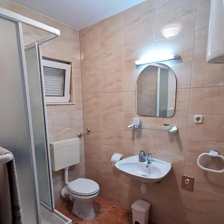 Family Friendly Seaside Sevid, Trogir - 4286 아파트