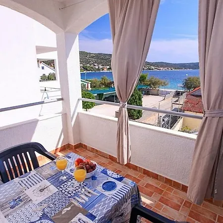 아파트 Family Friendly Seaside Sevid, Trogir - 4286 *