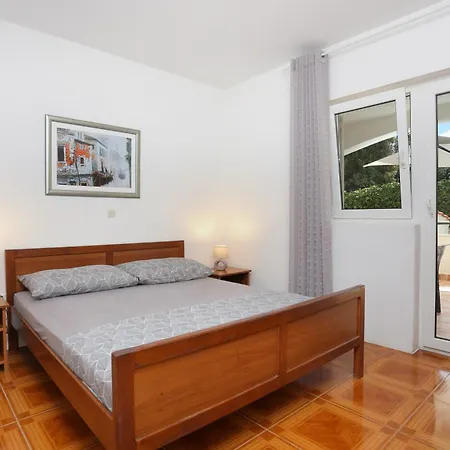 Family Friendly Seaside Sevid, Trogir - 4286 아파트 Zaglavice