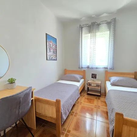 Apartment Family Friendly Seaside Sevid, Trogir - 4286