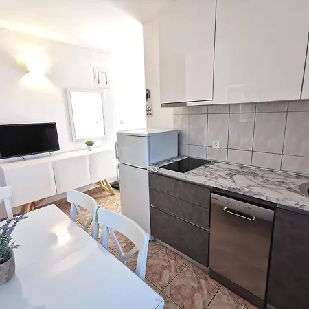 Family Friendly Seaside Sevid, Trogir - 4286 Apartment
