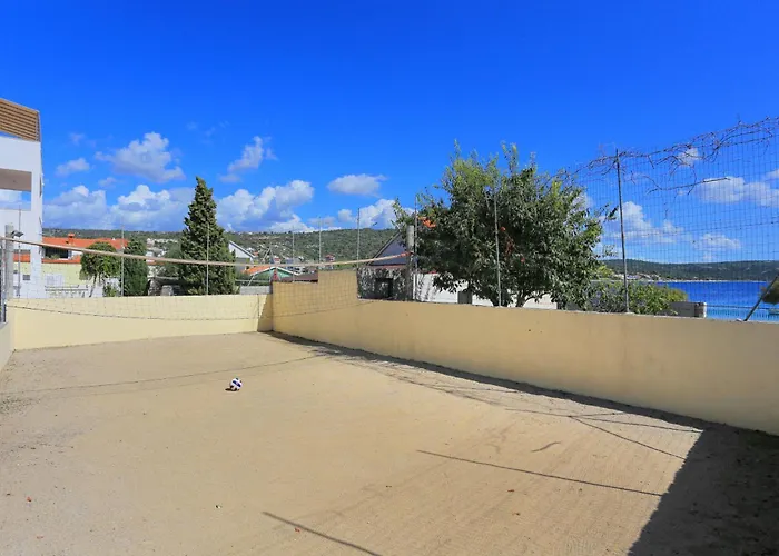 Family Friendly Seaside Sevid, Trogir - 4286 Daire *