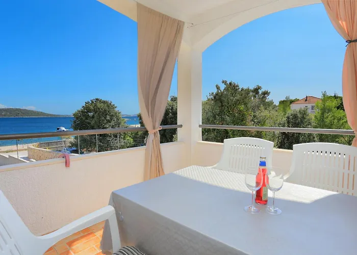 Family Friendly Seaside Sevid, Trogir - 4286 Daire