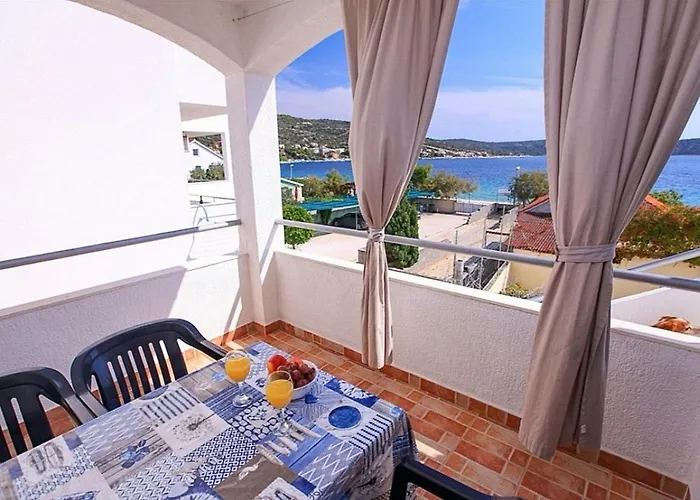 Apartmán Family Friendly Seaside Sevid, Trogir - 4286 *