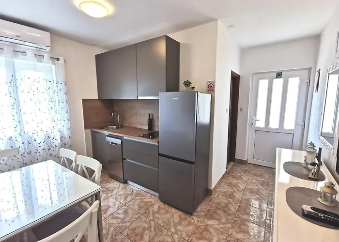 Family Friendly Seaside Sevid, Trogir - 4286 *