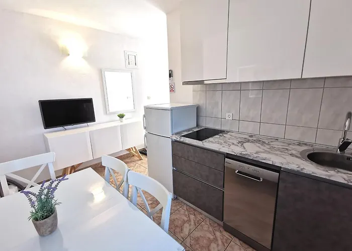 Family Friendly Seaside Sevid, Trogir - 4286 Daire